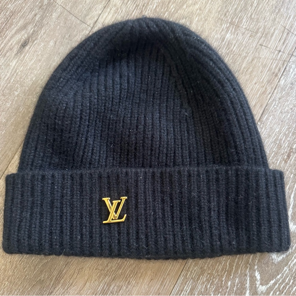 Louis Vuitton Black Cashmere Beanie with Gold Logo